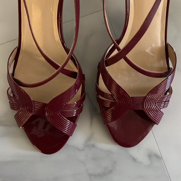 COPY - Red patent leather heels Brand Talbots  Color Merlot Size: 8 A Narrow - Picture 2 of 3